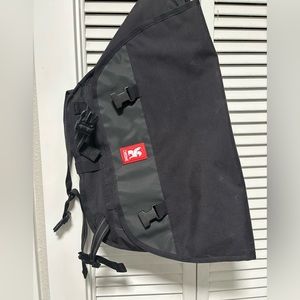 Messenger bag LIKE NEW!